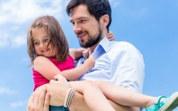 4 VIISI, kuidas isad mõjutavad tütarde täiskasvanuiga