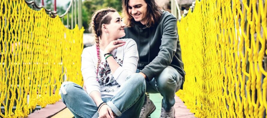 Tinder avalikustas 2019 aasta levinumad TRENDID Z-põlvkonna (sündinud alates 2000) esindajate seas